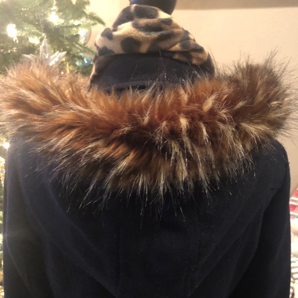 Gorgeous coat with fur hood! - Picture 5 of 9